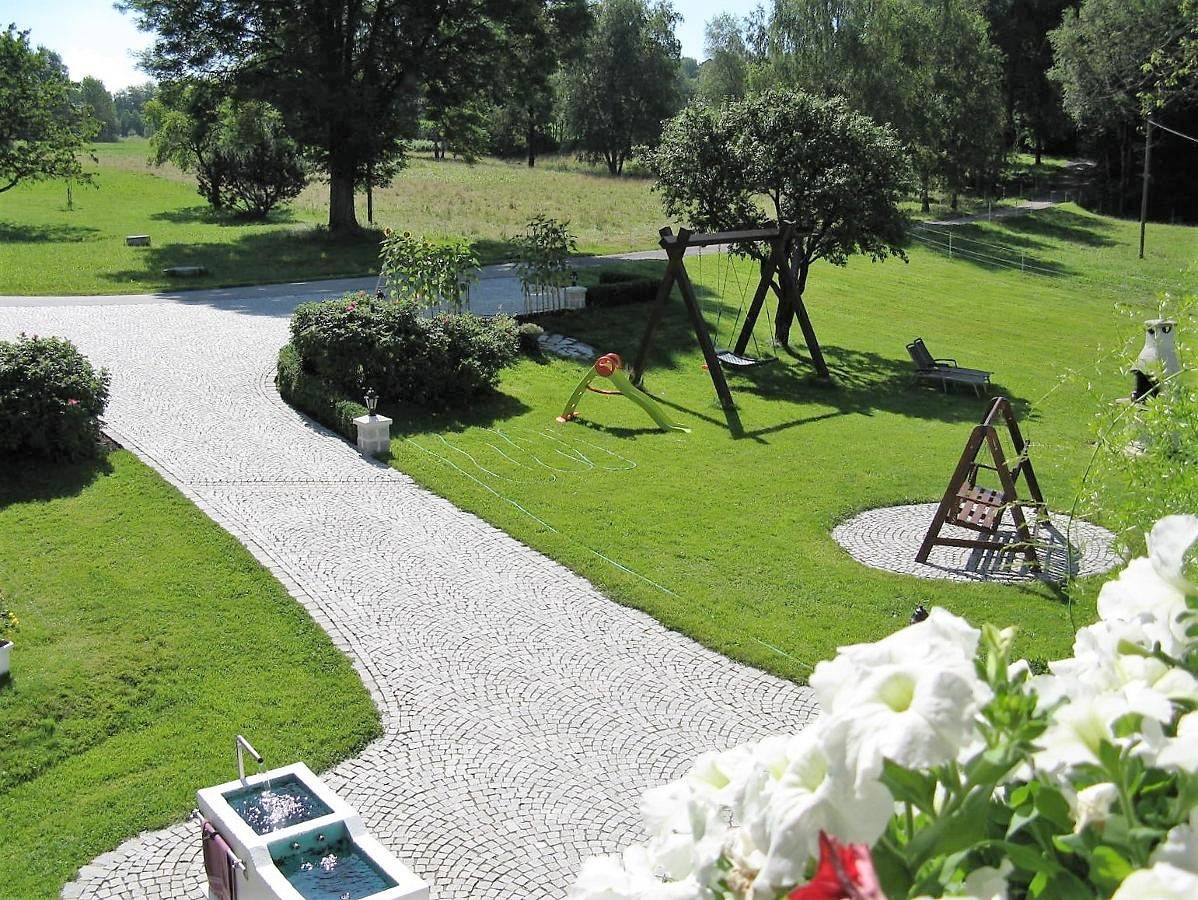 Ganze Wohnung, Ferienwohnung Hopfinger - Ferienwohnung 1 mit großem Westbalkon in Hohenau, Ostbayern