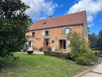 Gîte pour 12 personnes, avec jardin et vue à Saint-Sauveur-en-Puisaye
