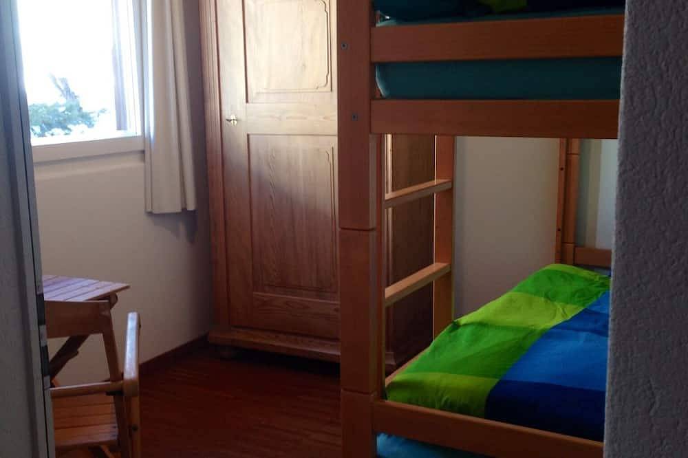 Appartamento intero, Appartamento tranquillo e adatto alle famiglie in una bella casa engadinese in Silvaplana, Oberengadin