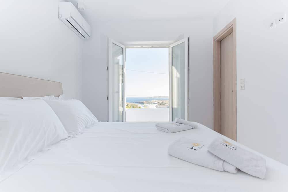 H2O Privé Villa Paros, oneindig zwembad, zeezicht lounge, bbq en bar in Parasporos, Paros