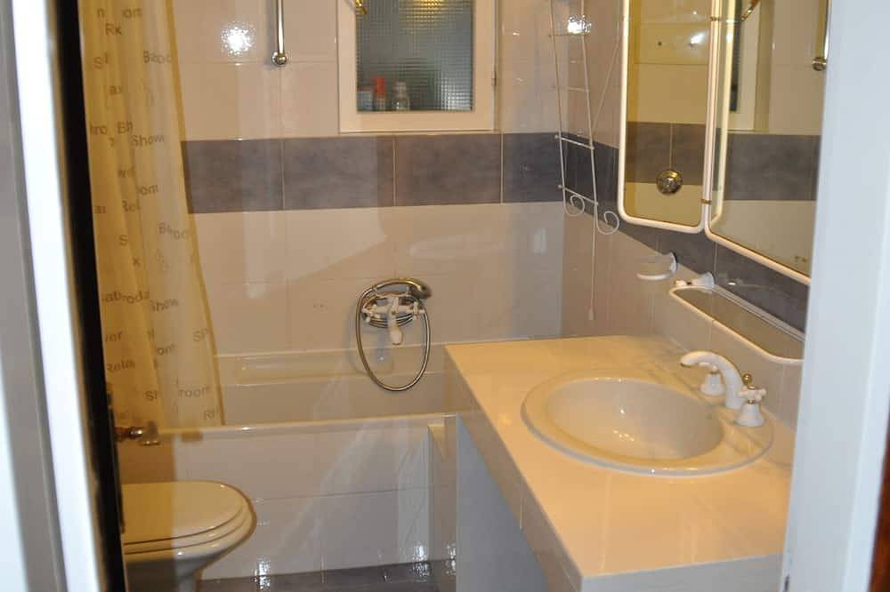 Villa mit mediterranem Garten,ideal für Hundebesitzer, für Gäste die Ruhe suchen in Maderno, Toscolano-Maderno