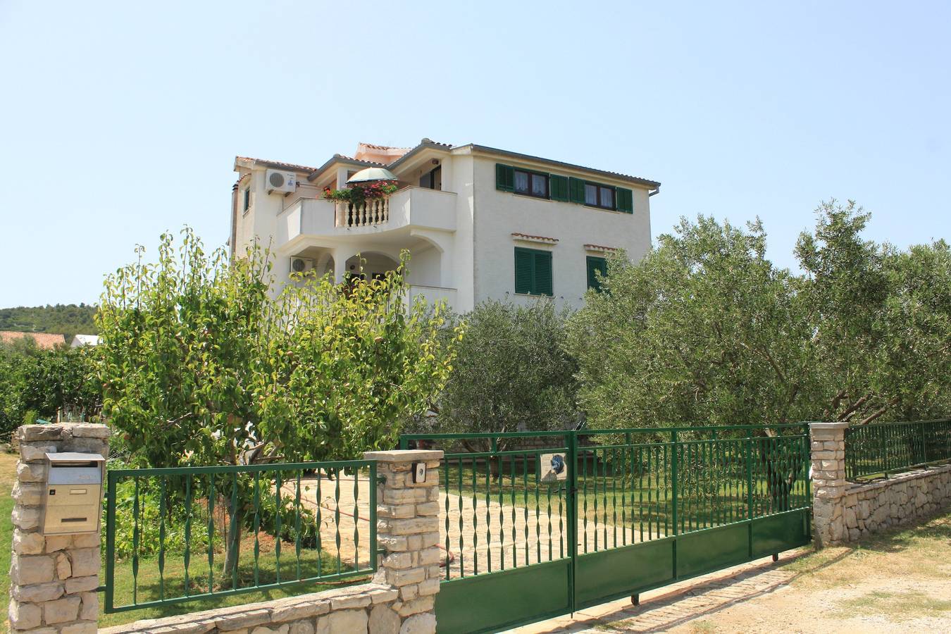 Ganze Wohnung, 1-Zimmer-Ferienwohnung mit Terrasse und Meerblick Nevidane, Pasman A-8273-b in Nevidane, Pasman