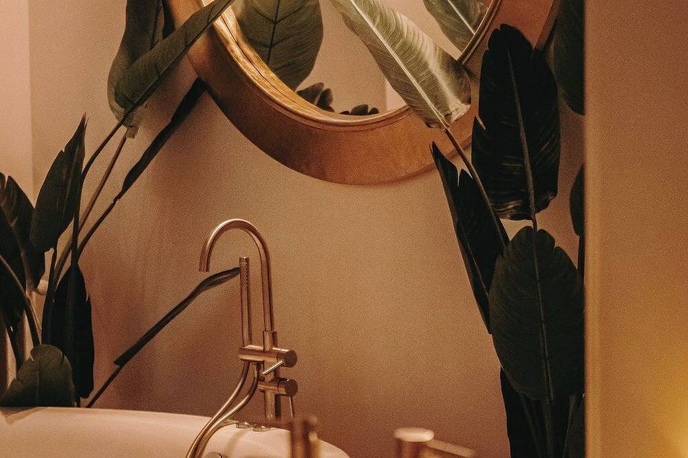 Maison Marie-Astrid, luxury whirlpool suite in Bordeaux, Bordeaux region