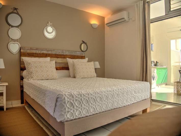 Gîte pour 4 personnes, avec terrasse et piscine dans Port De Saint Francois - 2