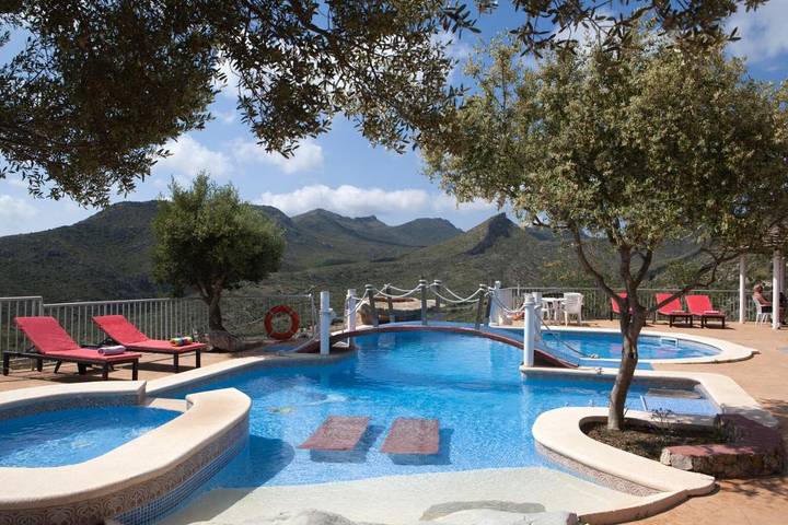 Landhaus für 2 Personen, mit Terrasse und Garten sowie Kinderpool und Pool in Artà