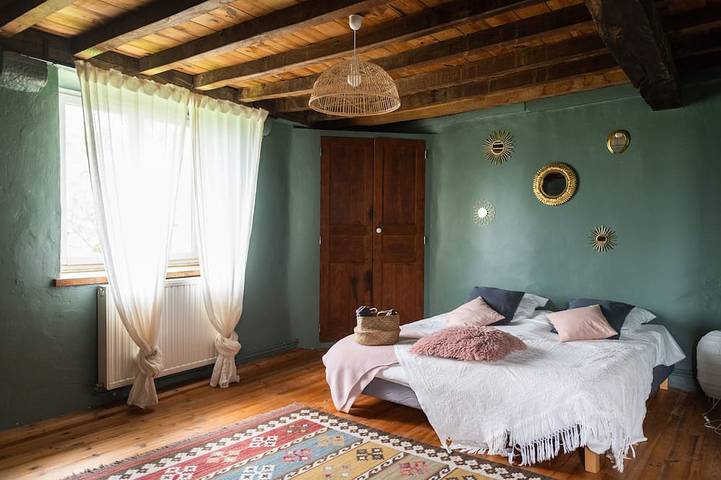 Location de vacances pour 8 personnes, avec piscine et jardin, animaux acceptés à Arudy - 2