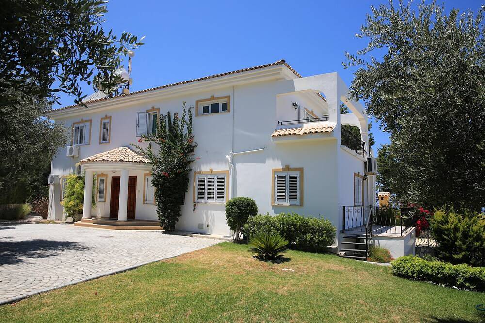 Villa for 10 People in Northern Cyprus, Cyprus