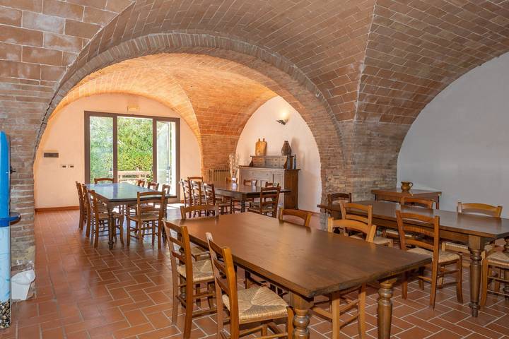 Entire apartment, Elicriso Apartment with Shared Pool and Garden in Rosignano Marittimo, Etruscan Coast