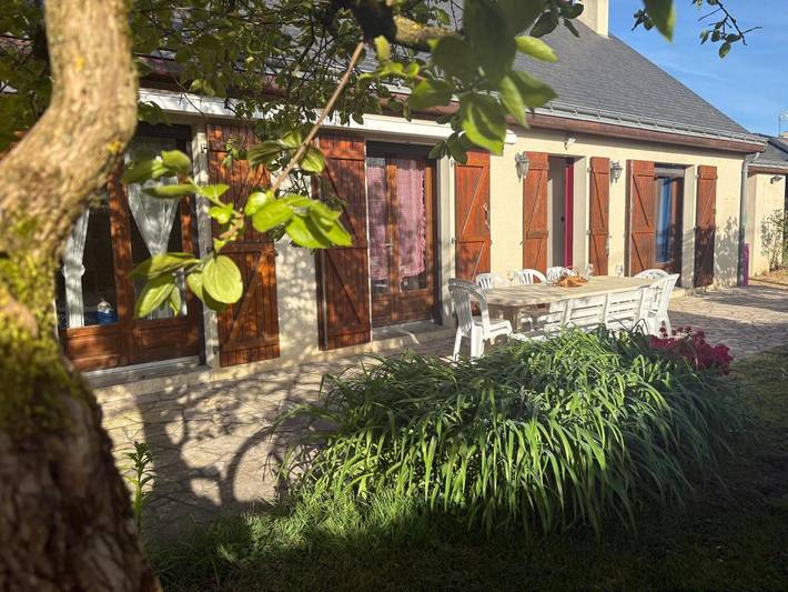 Location de vacances pour 9 personnes, avec jardin et terrasse à Villebernier