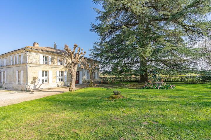 Location de vacances pour 8 personnes, avec Jardin à Boutenac-Touvent
