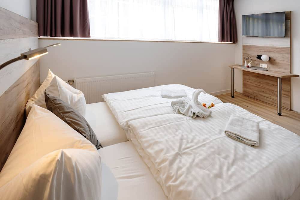 Ganze Wohnung, Doppelzimmer mit eigenem Flurbad / Ibergblick - Sonnenschein Hotel & Apartments in Heilbad Heiligenstadt, Region Eichsfeld