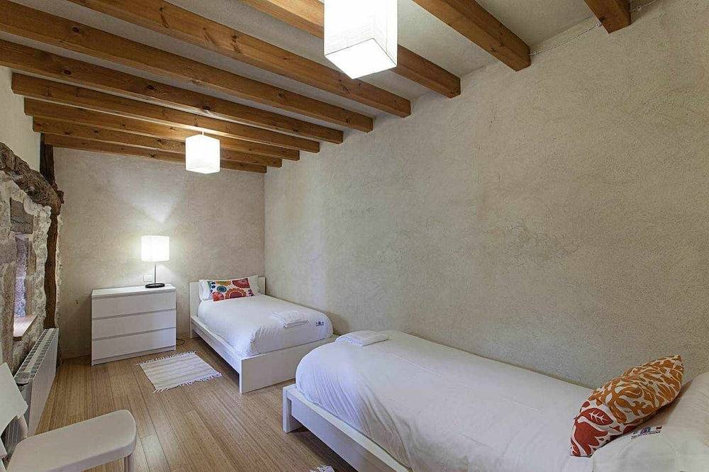 Casa Palacio de Mave for 10 people in Aguilar de Campoo, Montaña Palentina