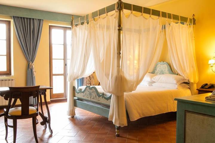 Agriturismo per 2 persone, con Terrazza e Giardino nonché Piscina e Panorama a Poppi