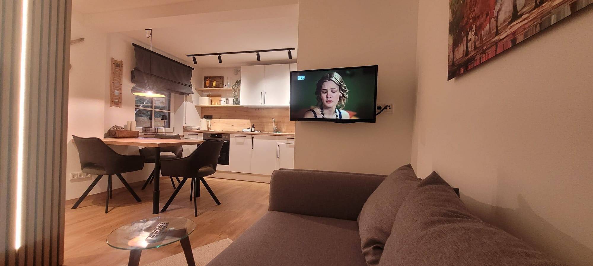 Ganze Wohnung, Apartment 'Ferienwohnung Am Schloss Elkofen' mit privater Terrasse und Wlan in Grafing, Oberbayern