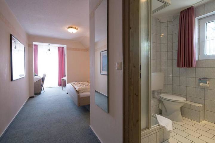 BnB für 5 Personen, mit Ausblick und Sauna sowie Terrasse in Winterberg - 2