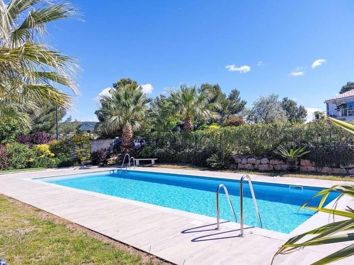 Gîte pour 2 personnes, avec Terrasse ainsi que Jardin et Piscine dans Plage de La Gorguette