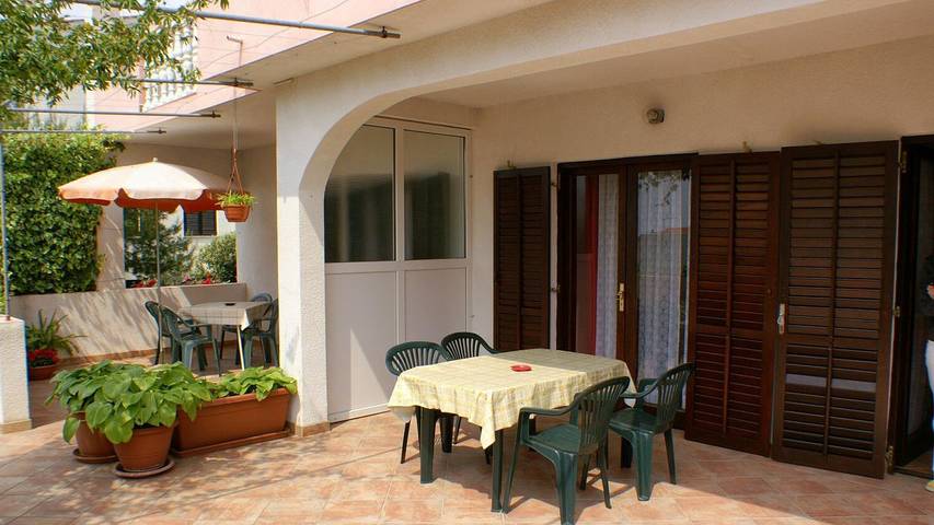 Apartament wakacyjny dla 6 osób, z taras w Mandre