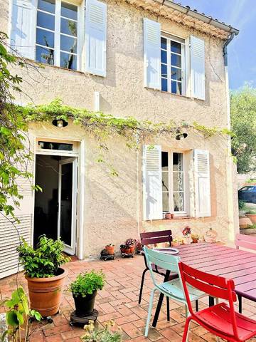 Cottage pour 3 personnes, avec jardin et terrasse dans Casino De Cassis