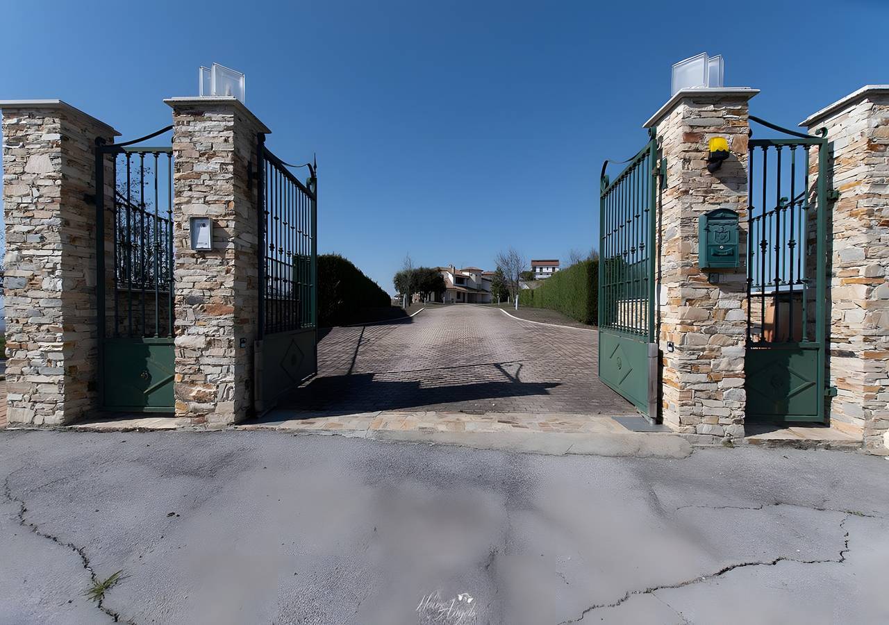 Villa 'In Langa' with Mountain View, Private Pool and Wi-Fi in Belvedere Langhe, Langhe