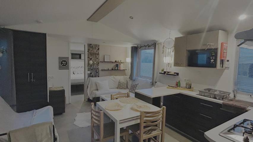 Camping pour 5 personnes, avec vue ainsi que piscine et jardin