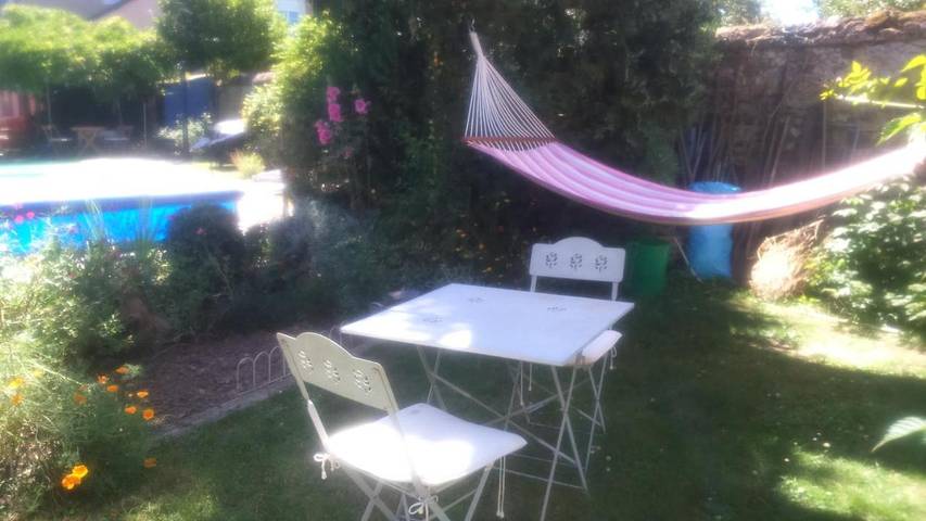 Maison d’hôte pour 4 personnes, avec piscine et jardin ainsi que terrasse et vue à La Flèche - 3