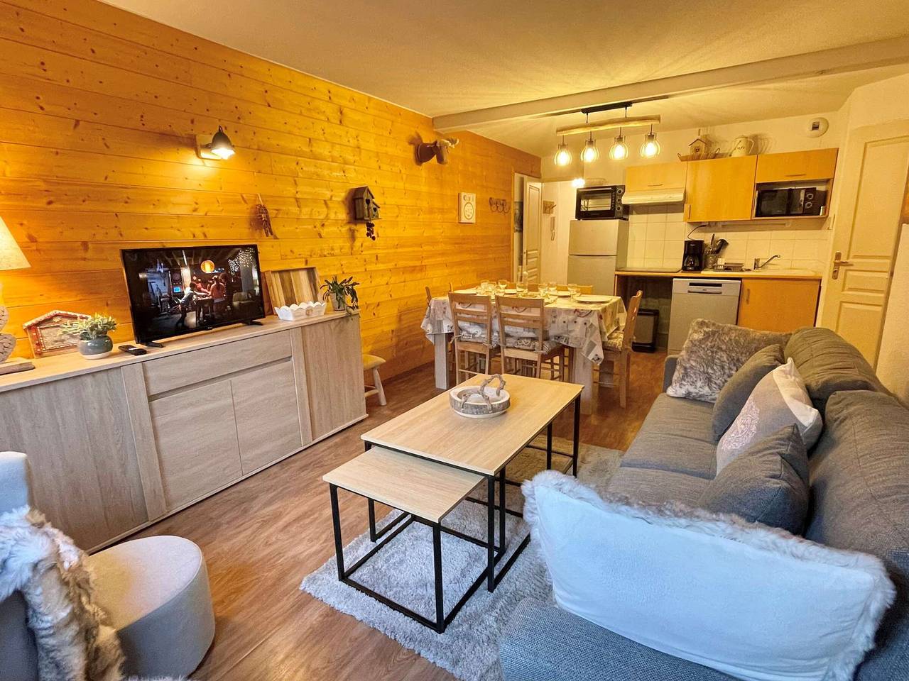 Apartamento entero, Apartamento cómodo en Flumet - Piscina, Parking, 2 hab, 6 pers in Flumet, Albertville region