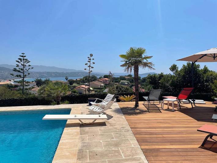 Maison d’hôte pour 2 personnes, avec Terrasse et Jardin ainsi que Piscine et Vue dans Porticcio