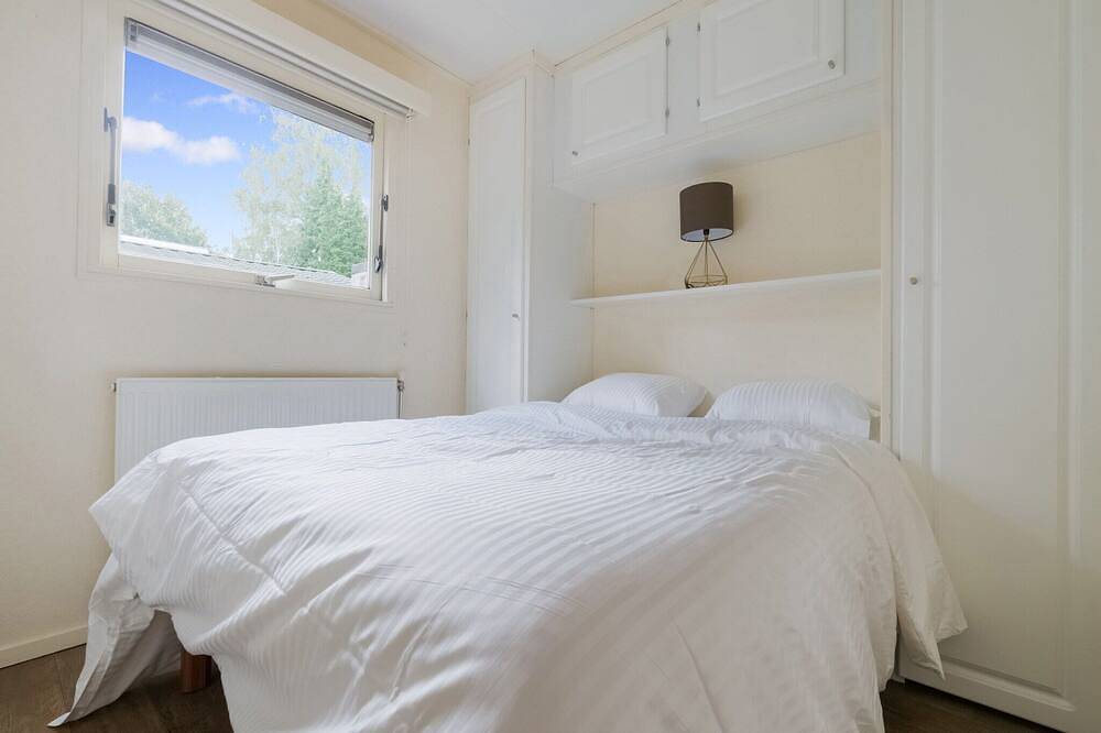 Serene Forest Stay with Comfort in North Brabant