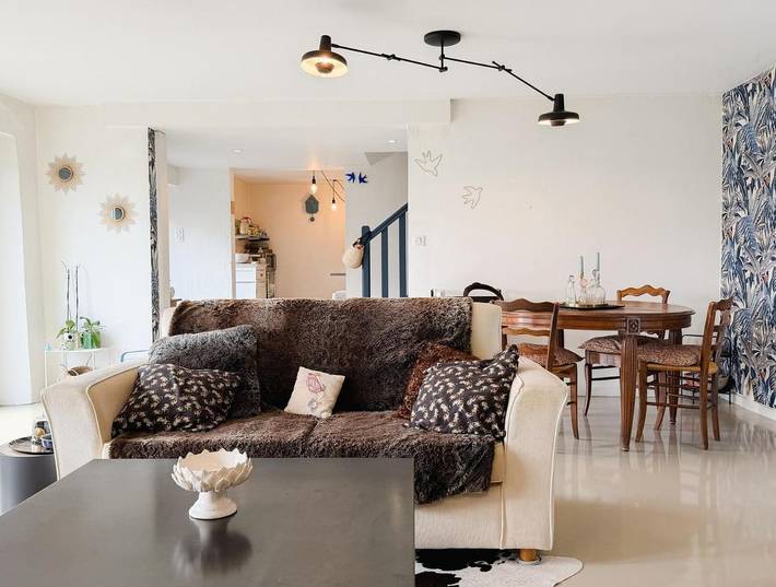 Location de vacances pour 6 personnes, avec terrasse ainsi que jacuzzi et sauna à Allègre