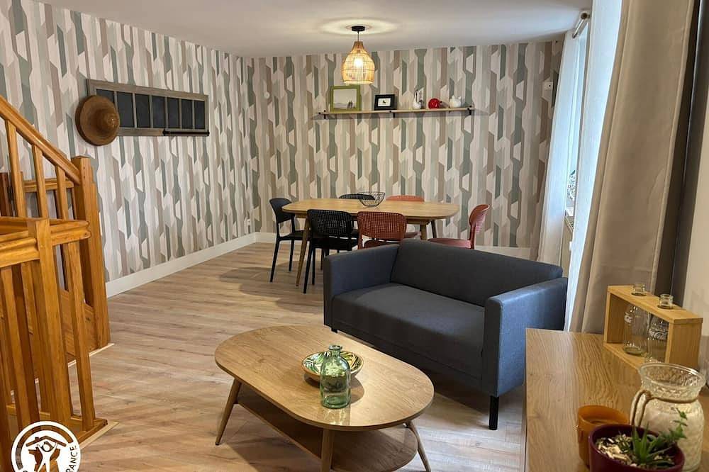 Townhouse in the heart of Essarts in Essarts-en-Bocage, Loire Valley