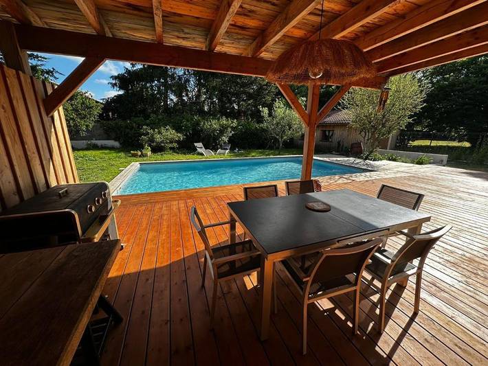 Maison de vacances pour 6 personnes, avec Terrasse ainsi que Jardin et Piscine à Biganos