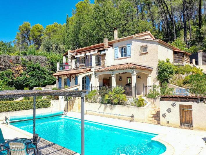 Location de vacances pour 8 personnes, avec Balcon/Terrasse et Jardin à Flayosc