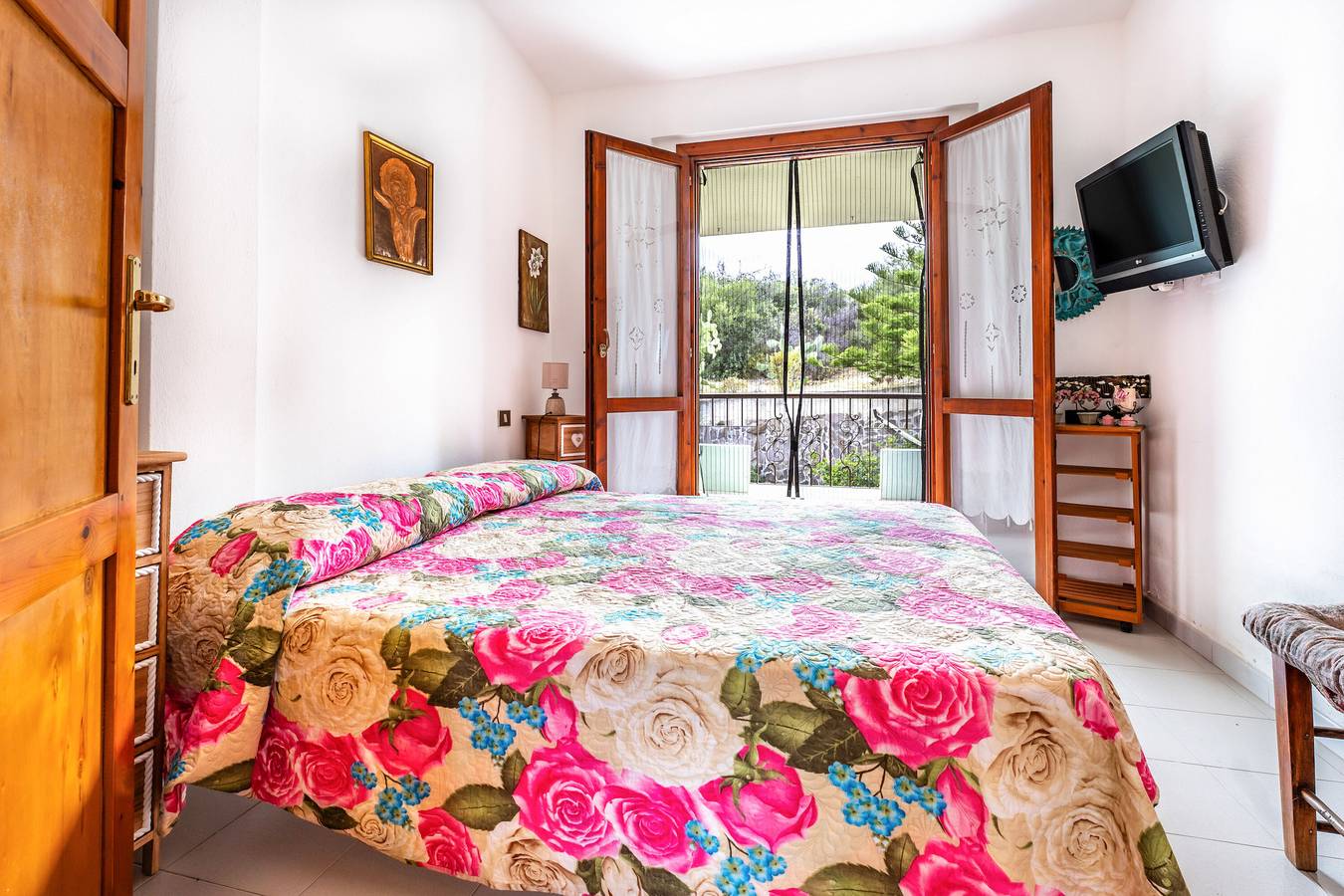 Villa 'Alice' con terrazza privata, Wi-Fi e aria condizionata in Villasimius, Cagliari e Dintorni