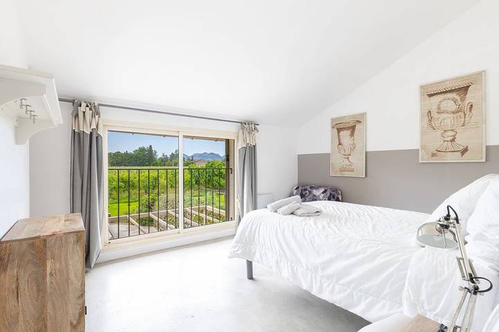 Location de vacances pour 5 personnes, avec piscine et jardin à Mollégès - 2