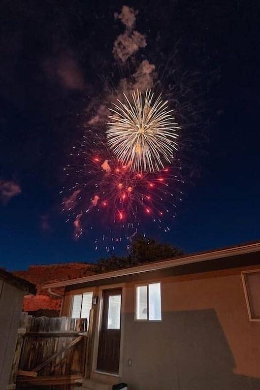 Family Home in Kanab w/ private Hot Tub, Near Zion in Kanab, Grand Staircase Escalante National Monument