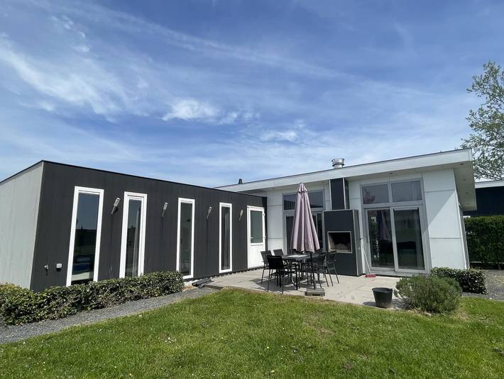 Ferienhaus für 6 Personen, mit Balkon/Terrasse und Terrasse sowie Garten