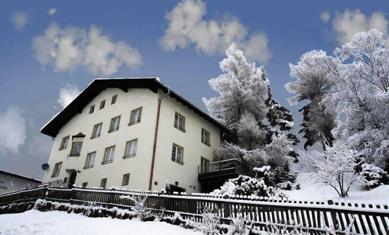 Hütte für 9 Personen, mit Terrasse und Ausblick in Serfaus