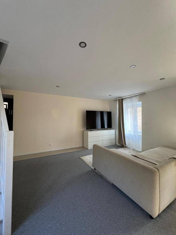 Gîte pour 3 personnes, avec jacuzzi et jardin à Arconsat
