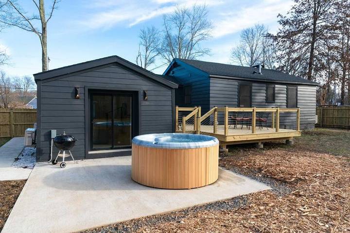 Holiday home for 4 people, with garden and hot tub - 1