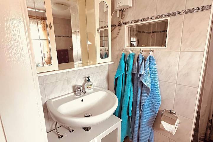 Ganze Wohnung, Ferienwohnung Nettelbeck - 1 Sz Ferienwohnung mit Zugang zum See in Altglobsow, Großwoltersdorf