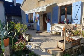 Gîte pour 6 personnes, avec terrasse, animaux acceptés à Les Planches-près-Arbois