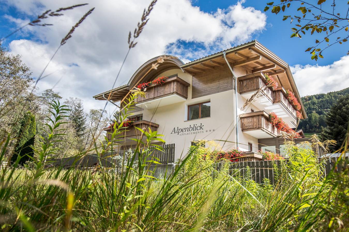 Appartamento intero, Appartamenti Silva Alpenblick con vista sulle montagne, Wi-Fi, giardino e terrazza in San Giovanni Valle Aurina, Valle Aurina