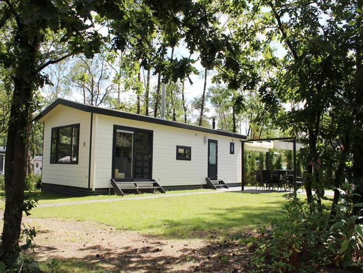 Chalet voor 6 personen, met Terras en Tuin in Hoenderloo