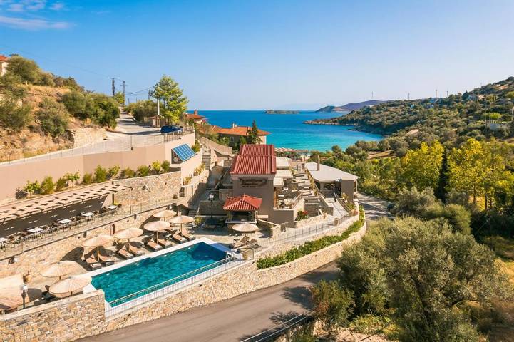 Appart’hôtel pour 2 personnes, avec vue et sauna ainsi que piscine et jardin, animaux acceptés