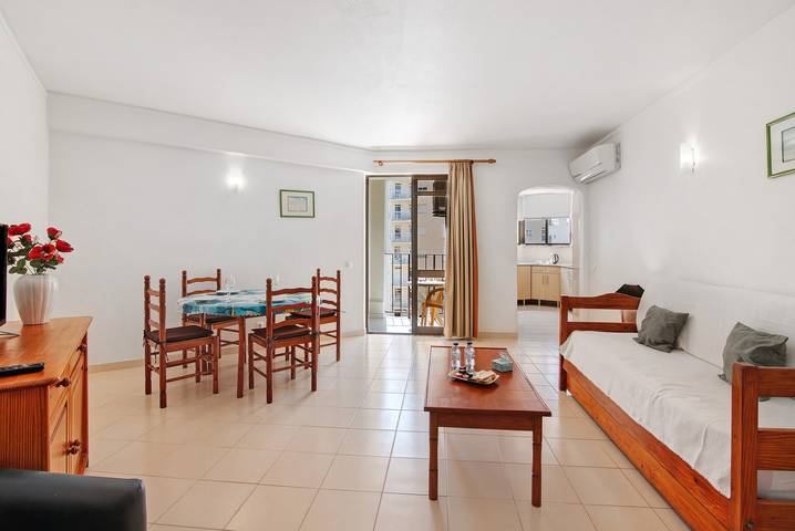 Vacation rental for 5 people, with balcony in Portugal