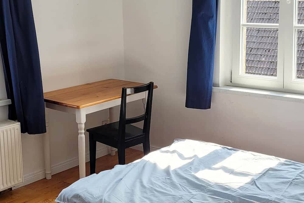 Ganze Wohnung, Ruhige Wohnung im Grünen, nahezu in Alleinlage in Lichterfelde, Schorfheide