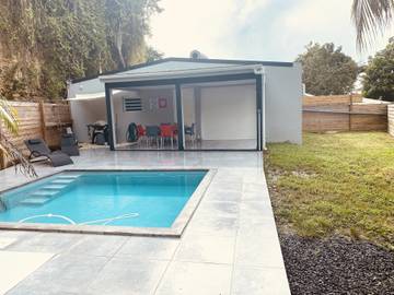 Villa pour 4 personnes, avec terrasse et piscine en Guadeloupe