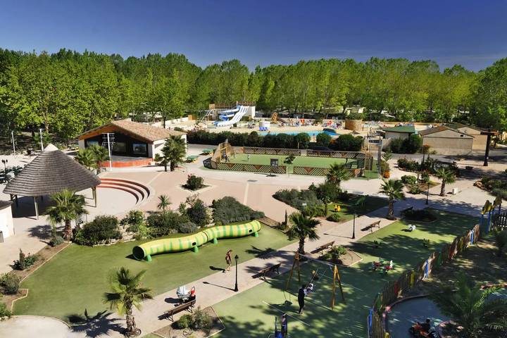 Camping für 6 Personen, mit Terrasse, mit Haustier in Hérault - 2