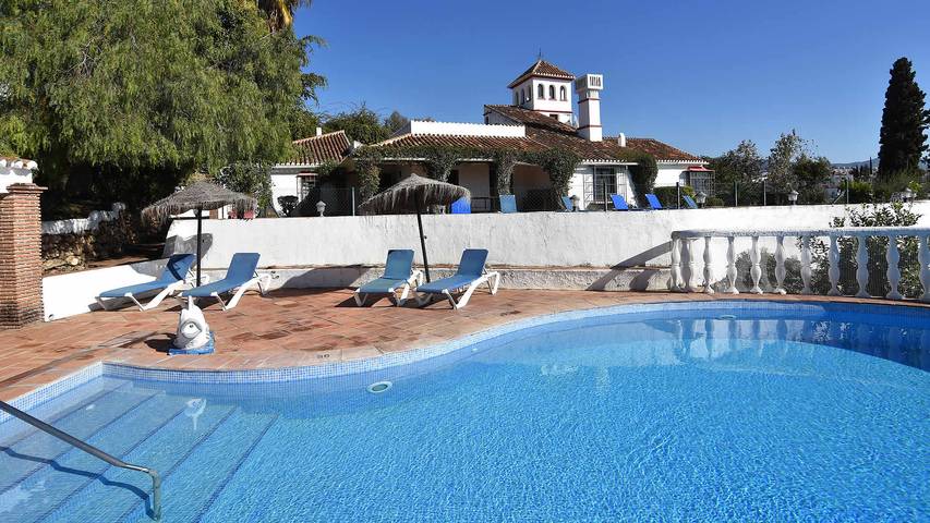 Villa voor 12 personen, met terras en tuin in Nerja