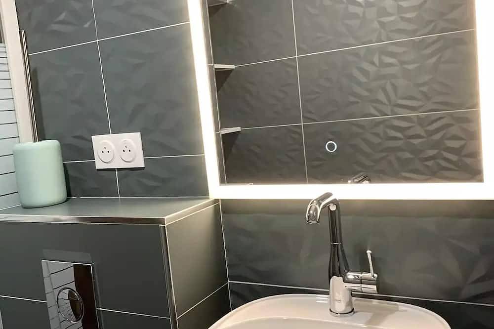 Apartamento entero, Apartment F2 La Savane in Le Perreux-sur-Marne in Le Perreux-sur-Marne, Valle del Marne